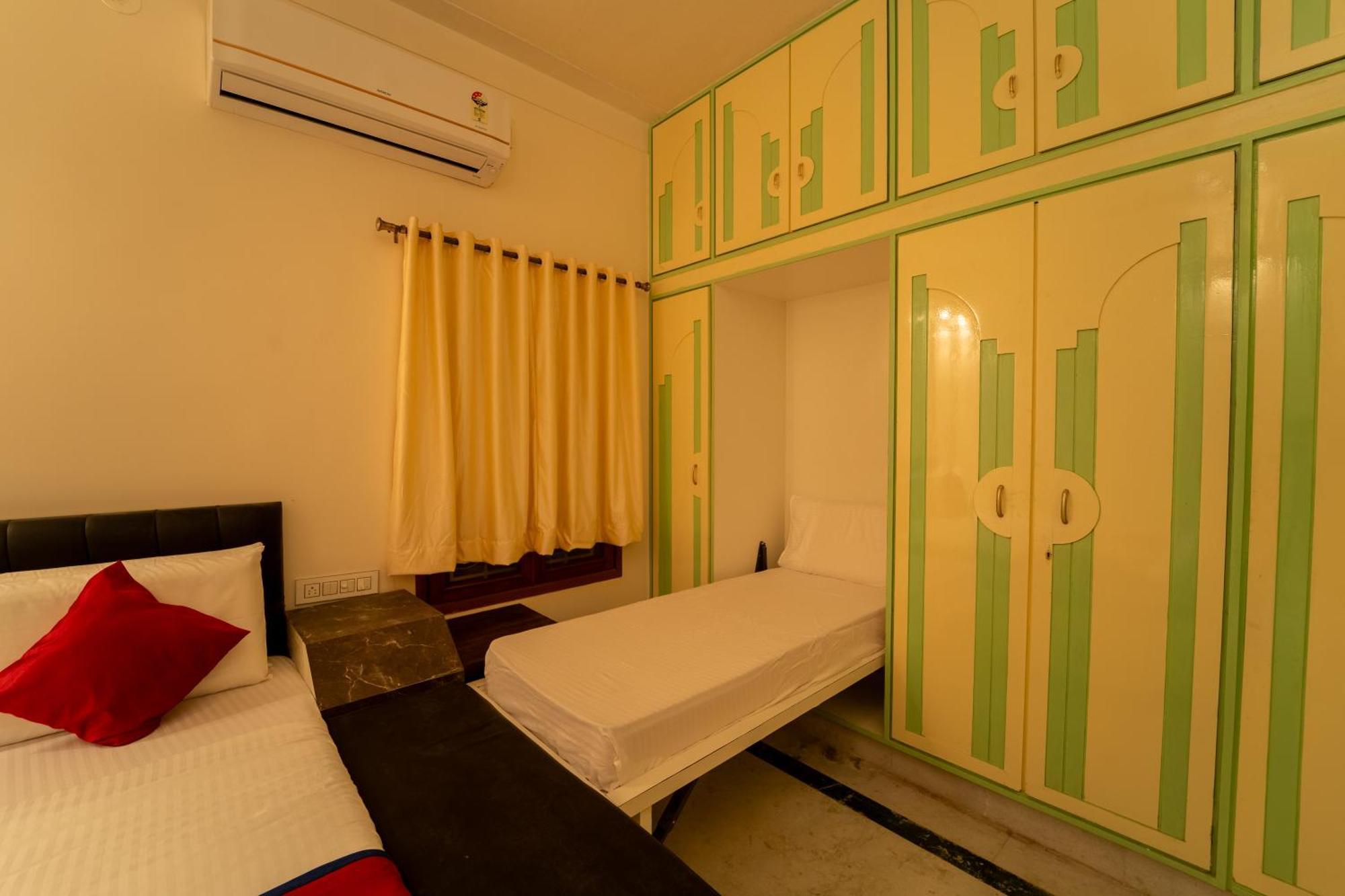 Seasons Suites - Hbr Бангалор Номер фото