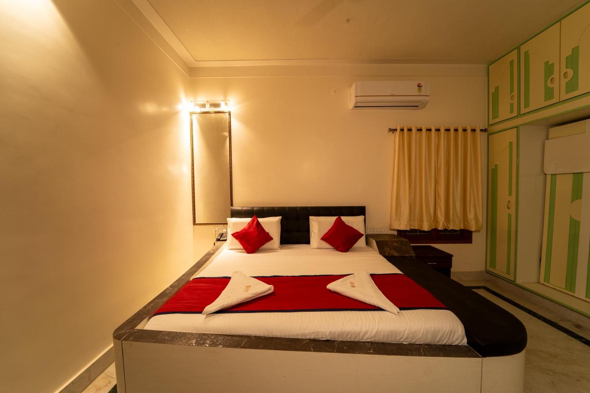 Seasons Suites - Hbr Бангалор Номер фото