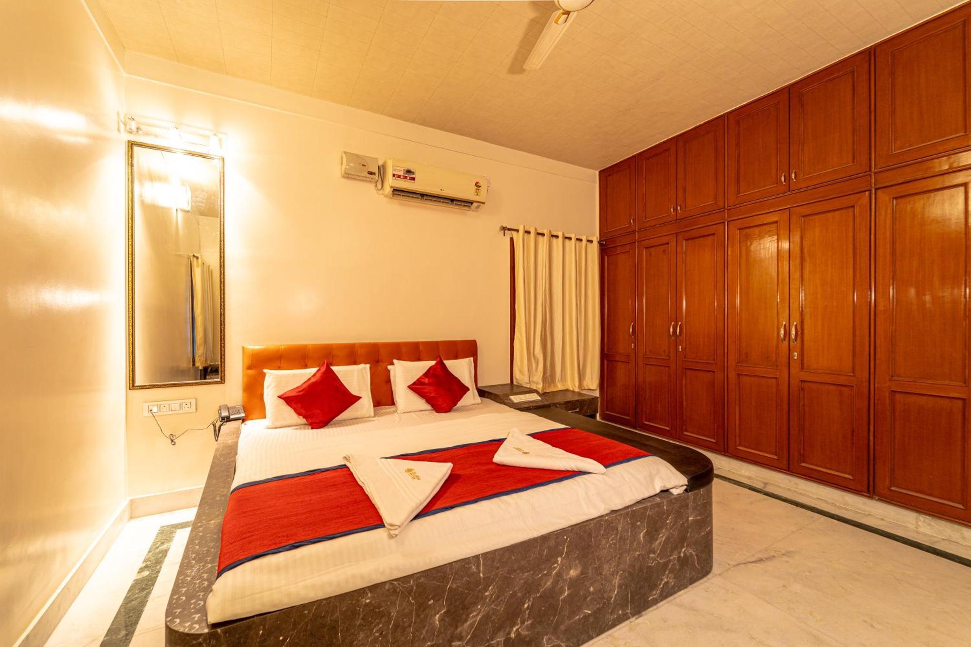 Seasons Suites - Hbr Бангалор Номер фото
