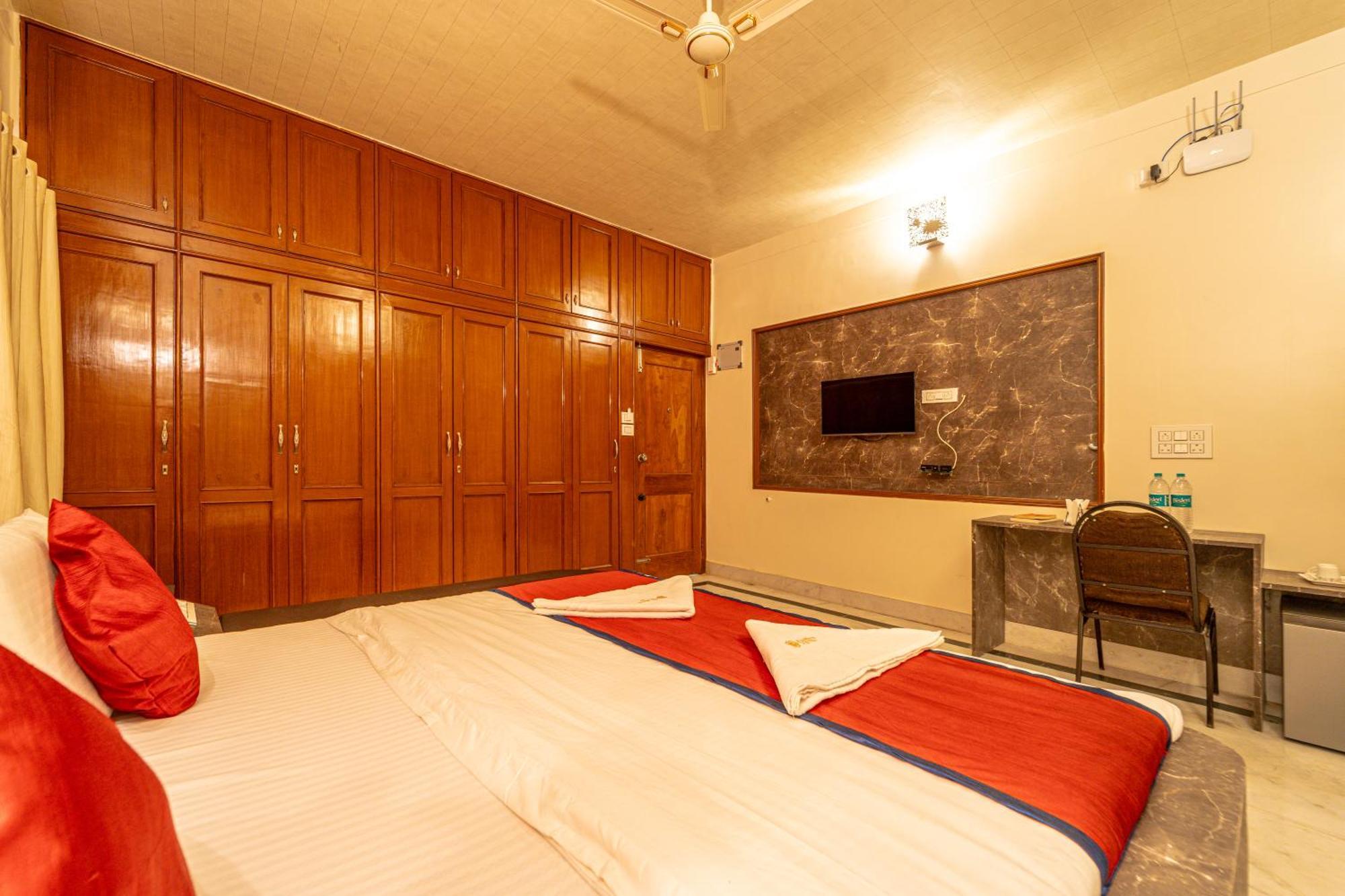 Seasons Suites - Hbr Бангалор Номер фото