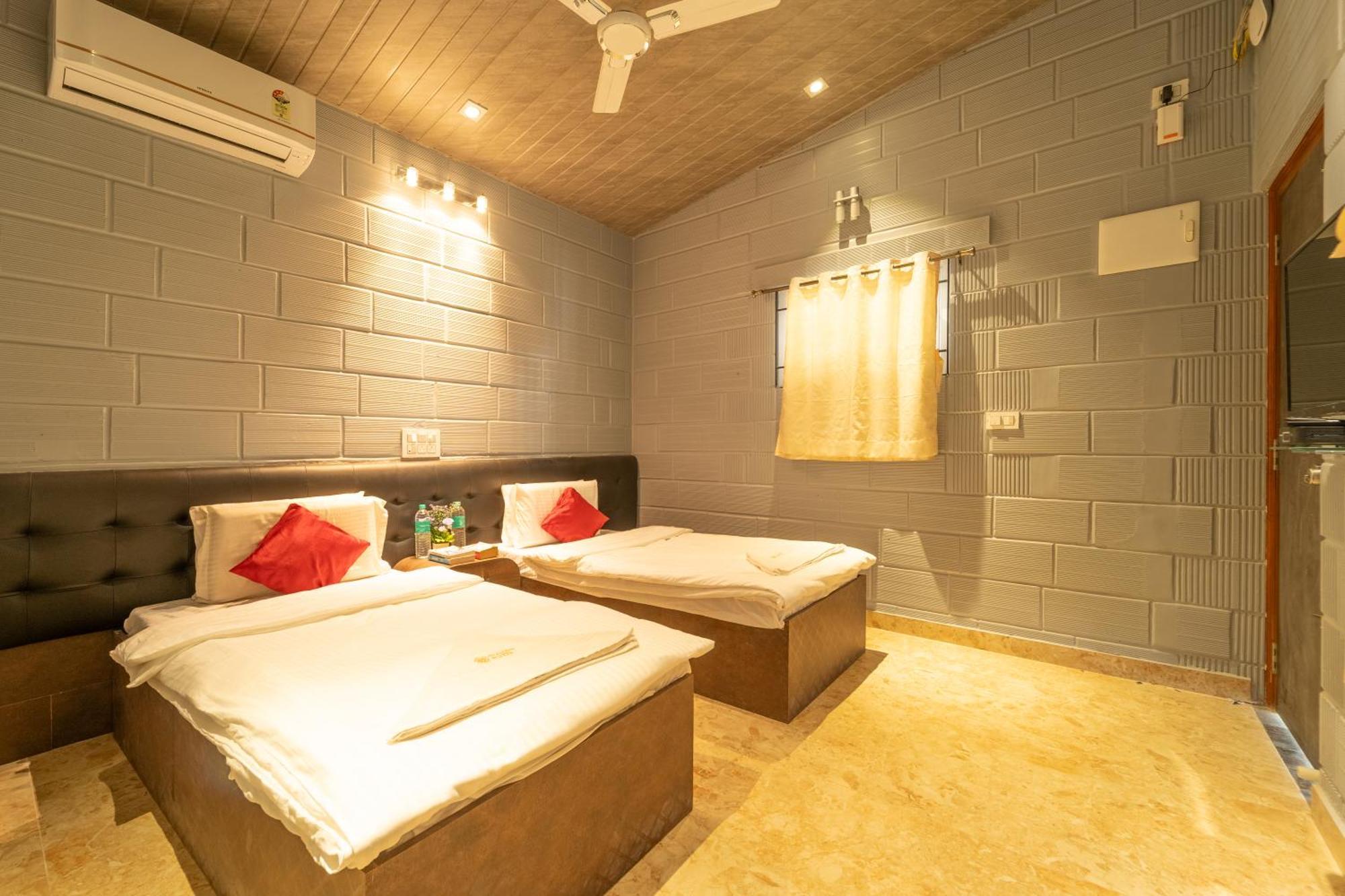 Seasons Suites - Hbr Бангалор Номер фото