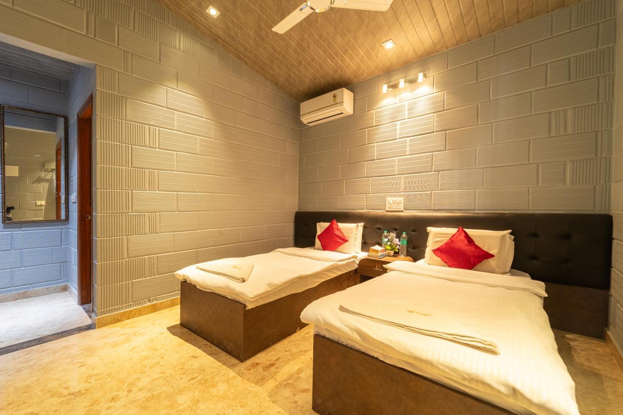 Seasons Suites - Hbr Бангалор Номер фото
